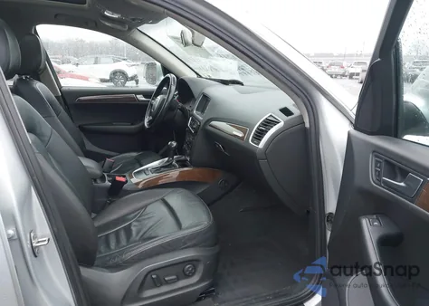 2010 Audi Q5 3.2 Premium z USA, uszkodzony, nr VIN WA1CKAFP8AA075178